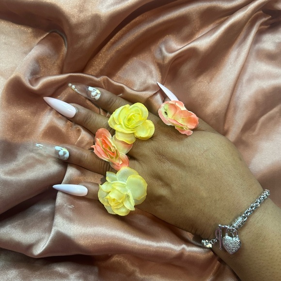 “Crystal Lite” Press On Set by LoveScottiNails - Picture 6 of 6